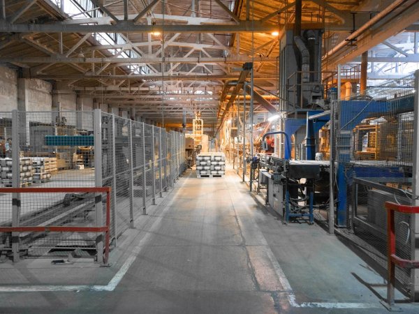 production-manufacture-sightseeing-excursion-interior-ceramic-tile-manufacturing-plant-ceramic-tile-manufacturing-plant-with-conveyer-belt_645730-195-2